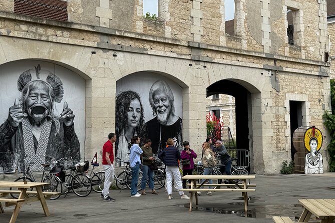 3-Hour E-Bike Immersive Tour of Bordeaux - English Tour - Grosse Cloche and the old city