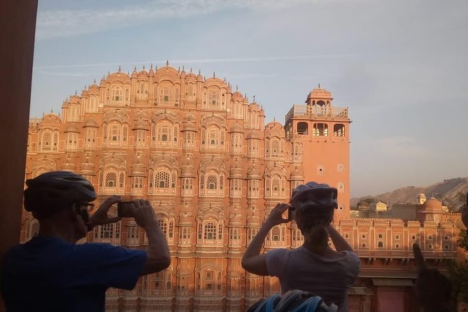 3-Hour Morning Bike Tour of Jaipur - Morning prayers at Govind Devji Temple