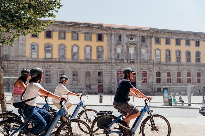 3-Hour Porto Highlights on a Electric Bike Guided Tour - Ribeira and Miragaia along the Douro