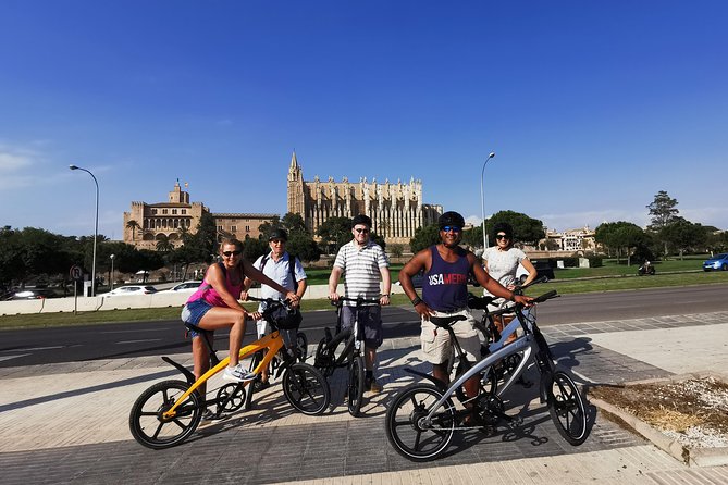 3 Hours E-Bike Tour in Palma - The cathedral and Almudaina Palace