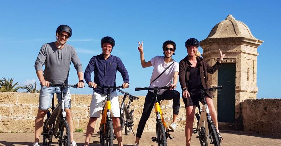3 Hours Historic E-Bike Tour in Palma de Mallorca - Palma’s old town, one narrow street at a time
