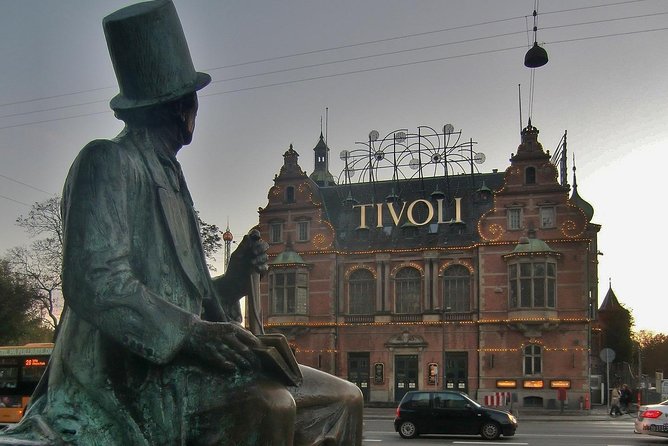 3 Hours Private Bike Tour in Copenhagen - Christiansborg Palace and the seat of government