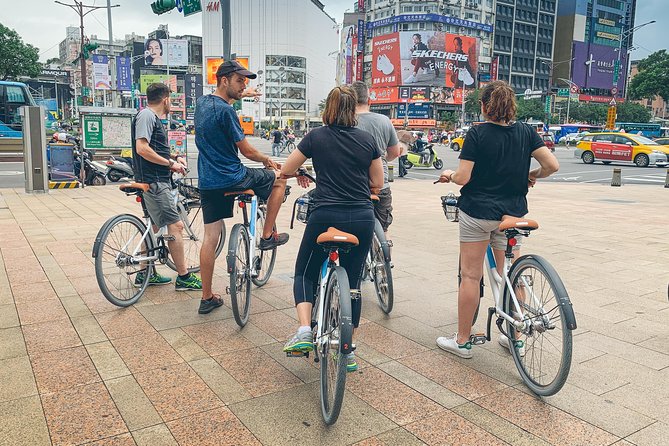 4-Hour Morning Cycling City Tour (incl. breakfast) - The old city gate connects Taipei to its past