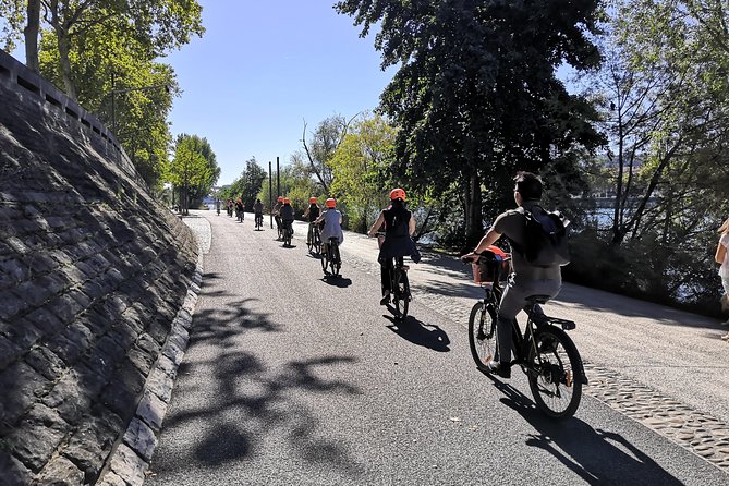 4h Complete Lyon Experience: E-Bike, Food Tasting & Old Town Walk - The Croix-Rousse tunnel and city views