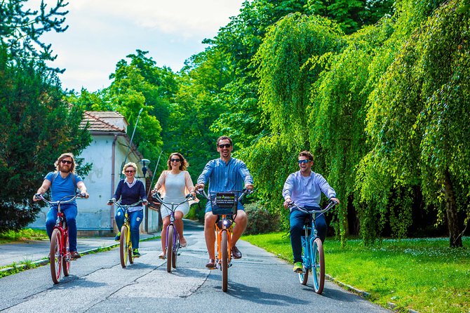 7 BEST VIEWS - PRAGUE eBIKE TOUR - Why this e-bike tour works as a Prague introduction