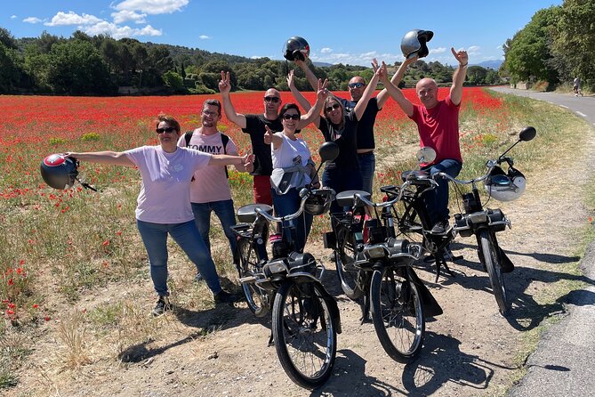 A Tour in Provence in a typical French motorized bike : the Solex - Finishing with Muscat at Xavier Vignon
