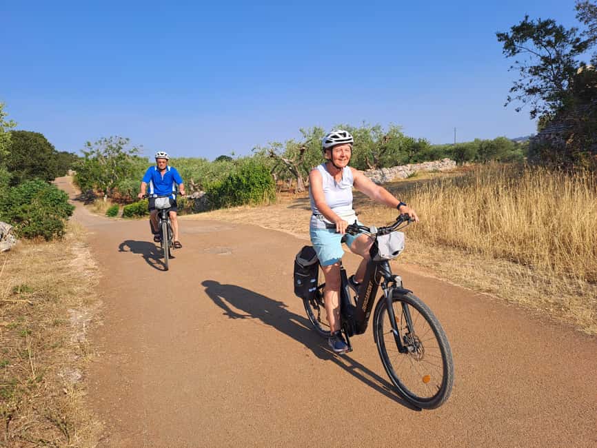 Alberobello: e-bike tour and orecchiette class - Seeing wheat become flour at a family mill