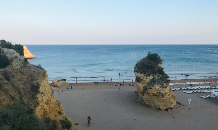 Algarve: Lagos Sightseeing guided Tour with e-bikes - What the guide adds to the ride