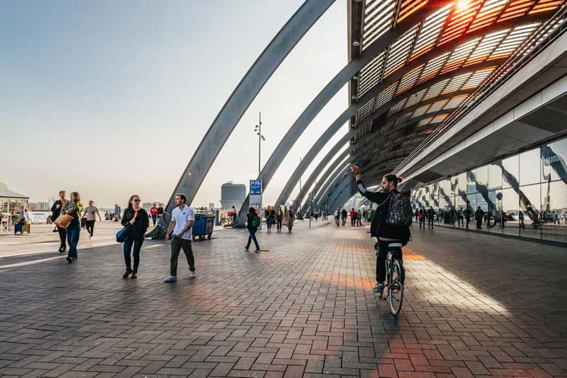 Amsterdam Bike Tour in Small Group + Optional Canal Cruise - The 30-minute central break and return