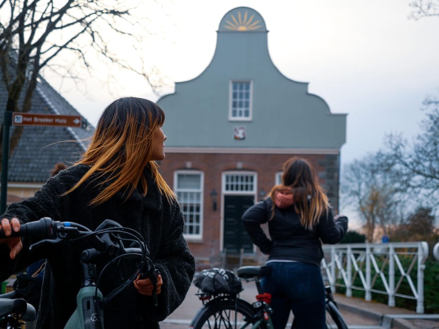 Amsterdam: Dutch Countryside E-Bike with Cheese & Clogs - Riding through Waterland below sea level