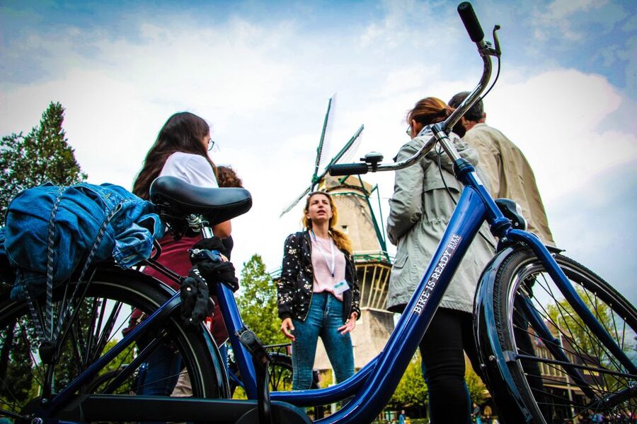 Amsterdam full day tour: Walking, Biking & Cruising - The guides make the biggest difference