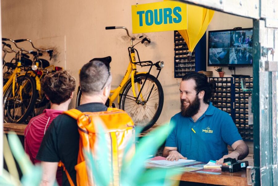 Amsterdam: Relaxed City Highlights Guided Bike Tour - Canals, old houses, and Amsterdam’s center