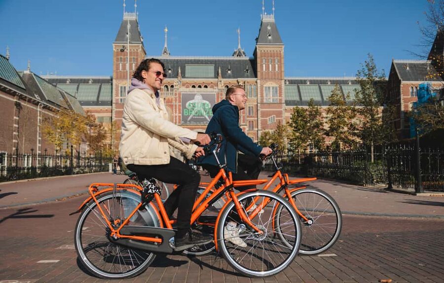 Amsterdam: Top Highlights Guided Bike Tour - What the 90-minute format does well