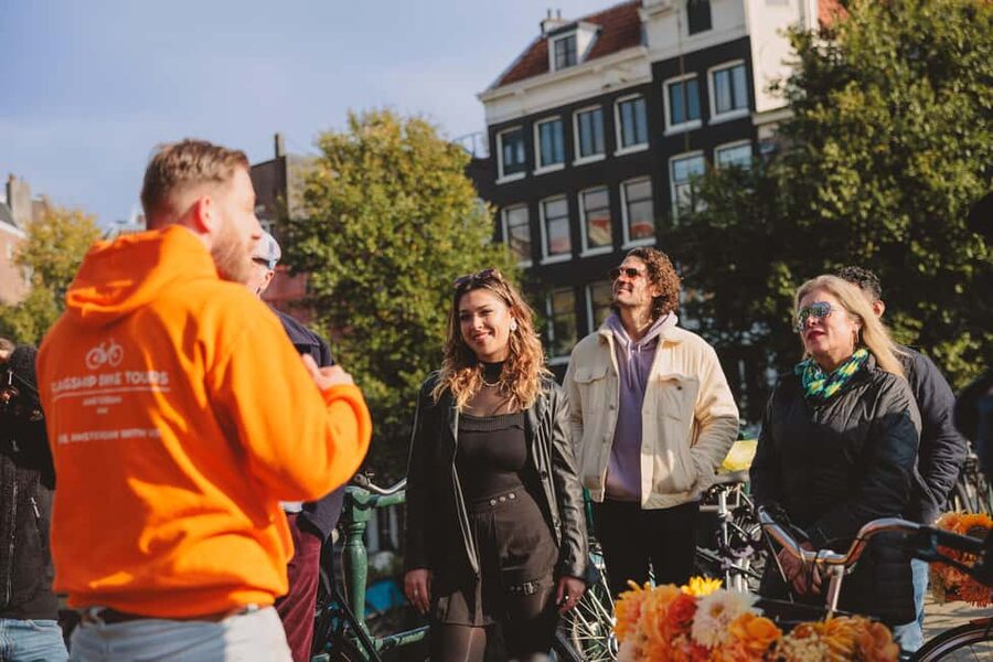 Amsterdam: Top Highlights Guided Bike Tour - Bikes, safety, and riding ability