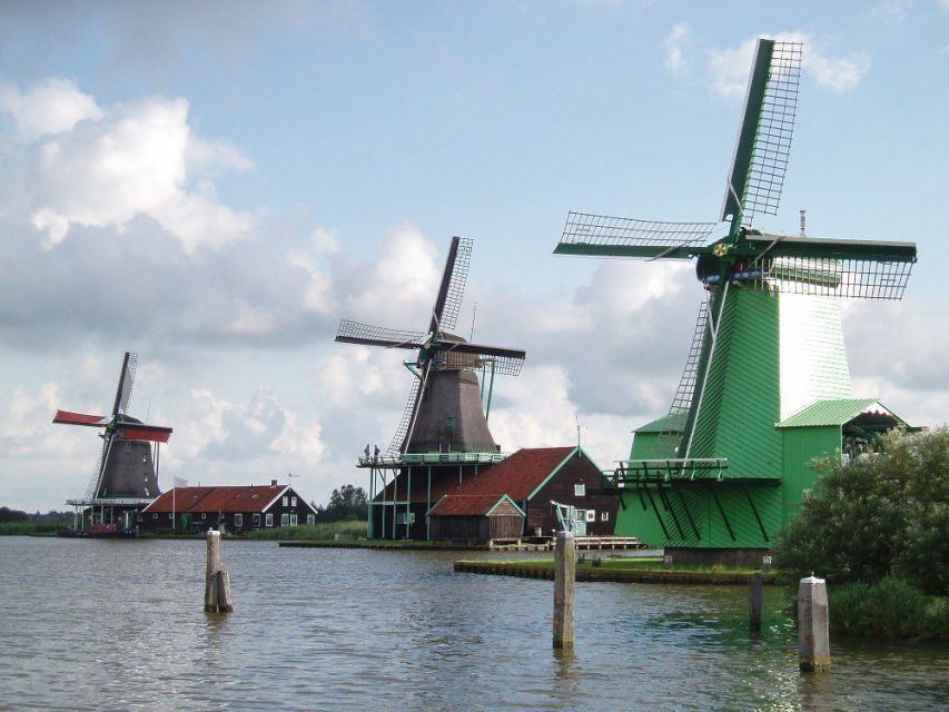 Amsterdam: Zaanse Schans Windmills Bike Tour with Guide - From Amsterdam Centraal to the Zaan River