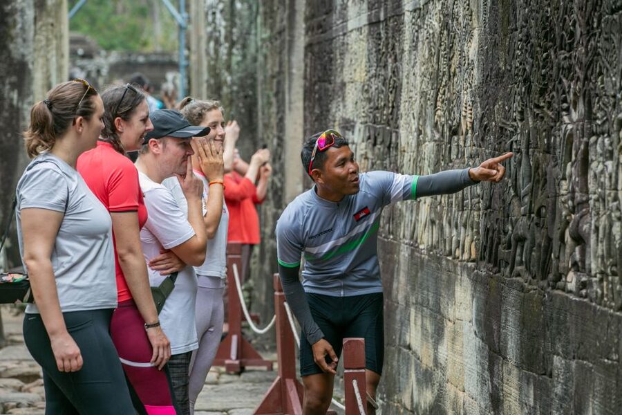 Angkor Wat: Guided Sunrise Bike Tour w/ Breakfast and Lunch - Cambodian lunch and a needed rest