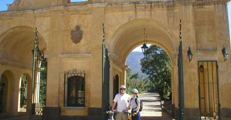 Antigua Sip 'n Cycle Half-Day Bike Ride and Coffee Tour - Sampling several Guatemalan blends