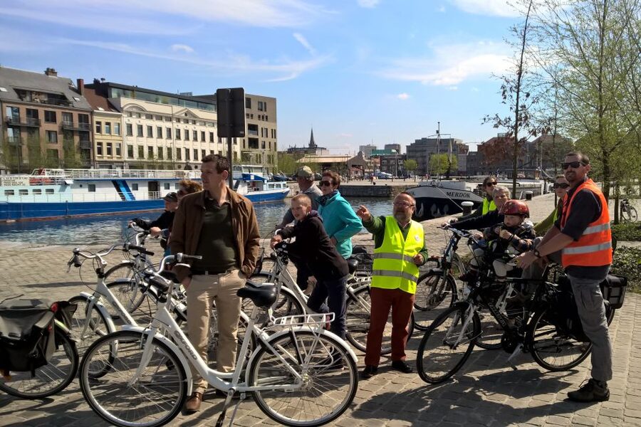 Antwerp: City Highlights Guided Bike Tour - Why a bike works so well in Antwerp