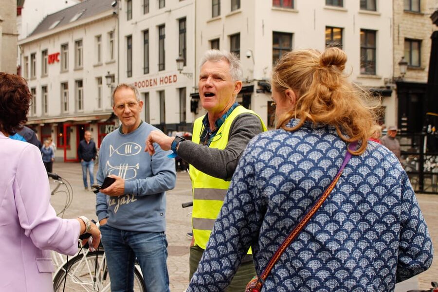 Antwerp: City Highlights Guided Bike Tour - City hall, the medieval Steen, and Antwerp’s riverfront