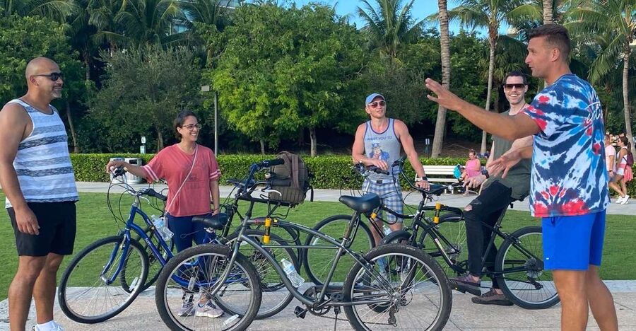 Art Deco, History and Crime Bike Tour with Design Enthusiast - Starting in South Beach Among Art Deco Icons