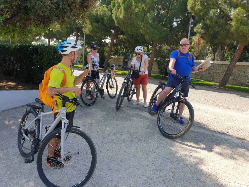 Athens: Authentic neighborhoods & the beach Bike Tour - A pause in Stavros Niarchos Park
