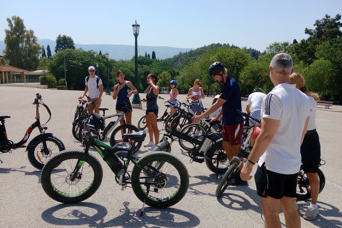 Athens Tour with Electric Bike - Syntagma Square and the guards