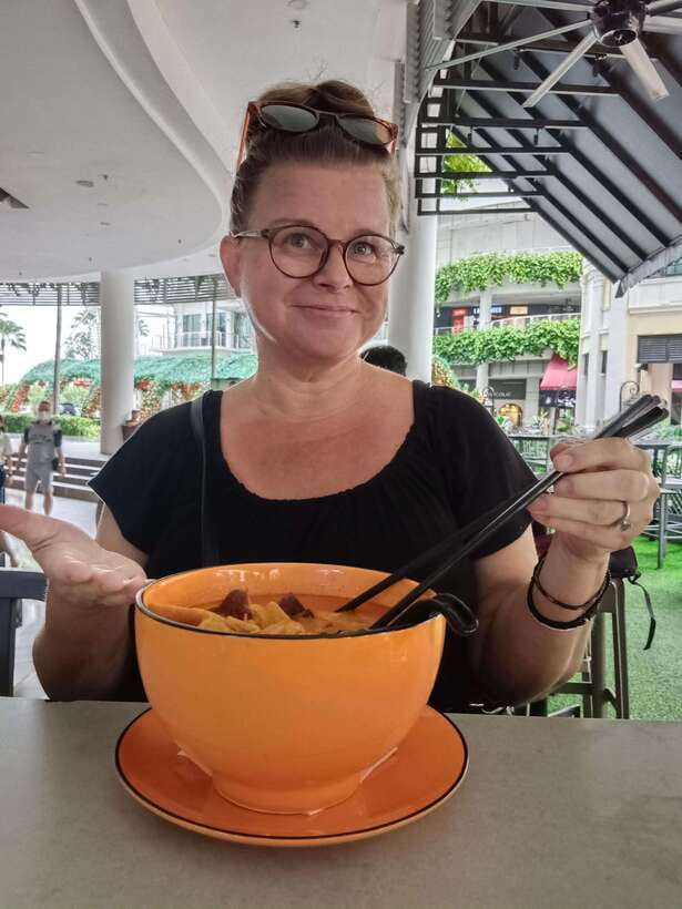 Back of the Bike Street Food Experience – Real Penang! - One host for each rider changes the evening