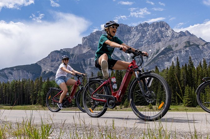 Banff Mountain Lakeside - E-bike Tour - Lake Minnewanka: the main scenic payoff