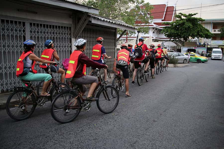 Bangkok at Sunset 5-Hour Bike Tour - Quiet lanes, a food market, and a Thai snack