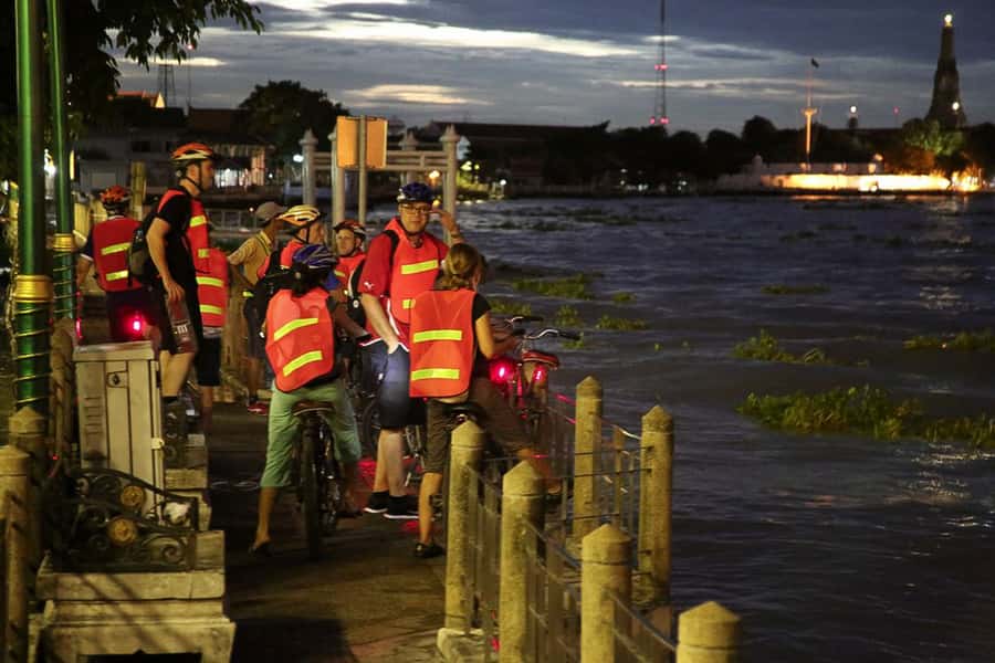 Bangkok at Sunset 5-Hour Bike Tour - Crossing into old Thonburi