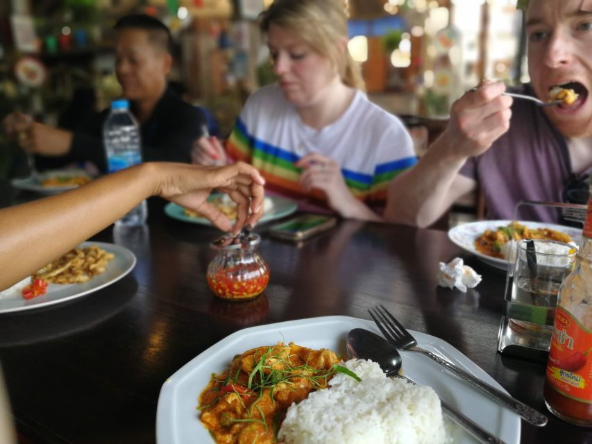 Bangkok: Bike and Canal Boat Tour with Lunch - Wat Pradittharam and the first local market