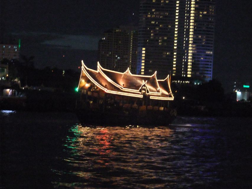 Bangkok by Night Cycling Tour with Street-food Meal - Guides, group care, and what makes the ride work
