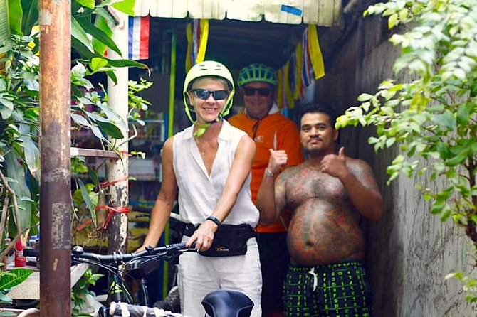 Bangkok City Bike Tour - Hotel-pickup & Lunch - Wat Prayoon and the White Chedi