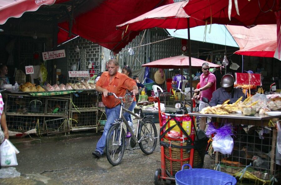 Bangkok: City Culture half-day Bike Tour - Khlong Toei Market, Bangkok’s food engine