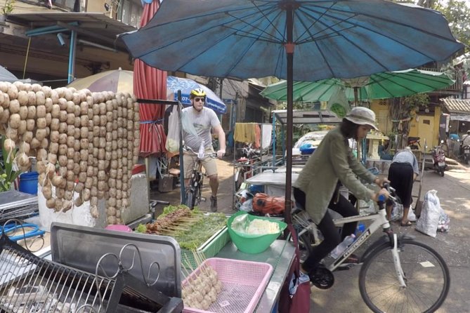 Bangkok City Culture Tour by Bike - Khlong Toei Market: the most vivid stop