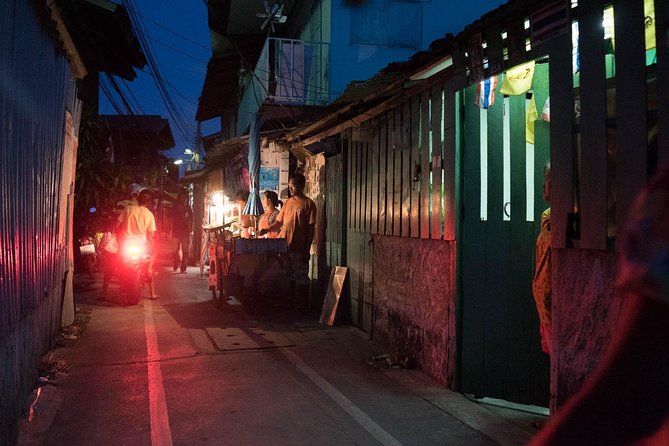 Bangkok Hidden Paths Night Biking Tour with Street-food Meal - Residential communities and the quieter side of Bangkok