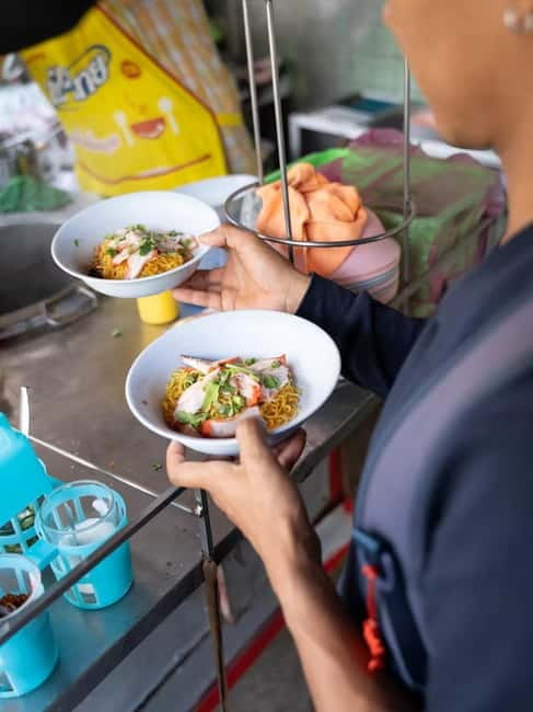 Bangkok: Must-Try Hidden Bike & Food Experience - Key points at a glance