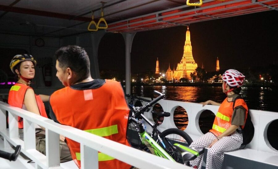 Bangkok: Night Bike Ride and Dinner at a Local Restaurant - The essential details at a glance