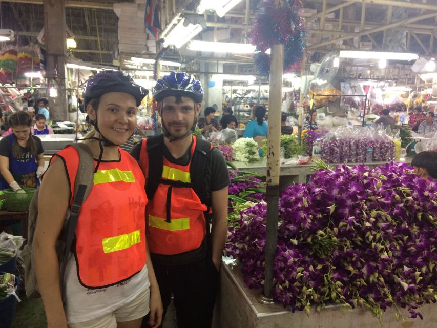 Bangkok: Night Bike Ride and Dinner at a Local Restaurant - Dinner at a local restaurant