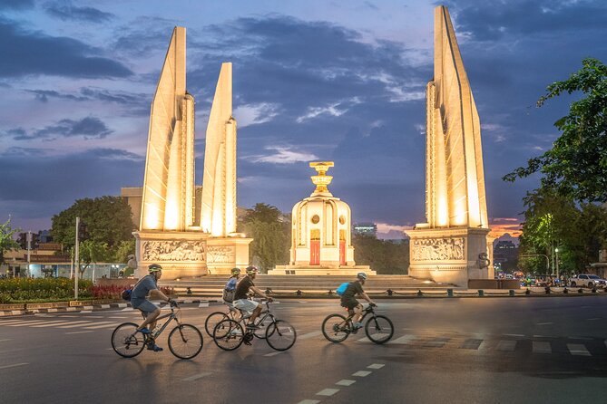 Bangkok: Night Bike Tour with Temples & Flower Market Visit - Rama VIII Bridge and a Local View of the River