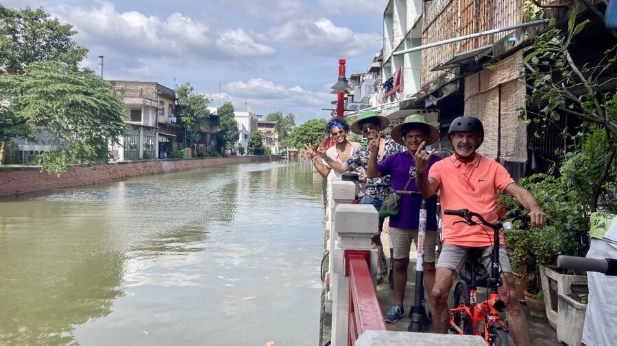 Bangkok : Old City Guided E-Scooter &/or Bike Tour - How safe and manageable is the ride?