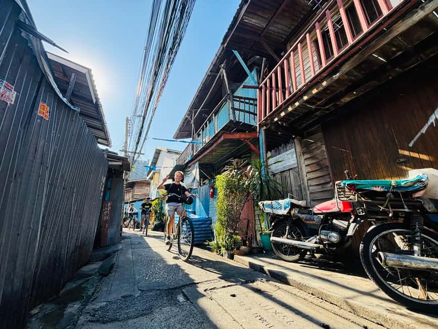 Bangkok: Temples, Canals & Local Life Bike Tour - Why Thonburi is the right side of Bangkok for a bike tour