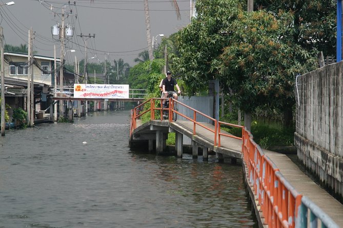 Bangkok Tour by Boat and Bike - A brief look at Bhumibol Bridge