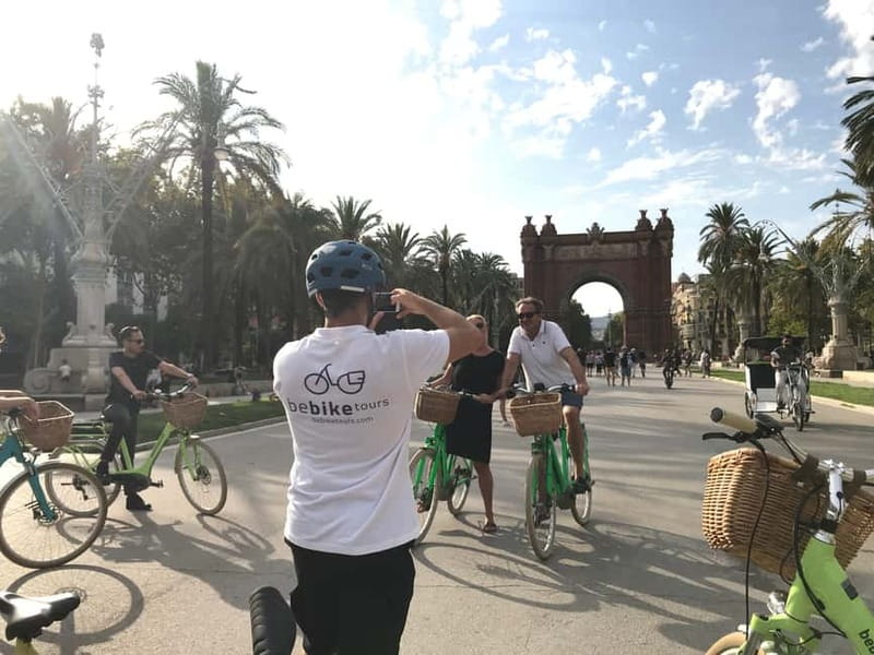 Barcelona: 1.5-Hour Sightseeing Tour by Bike/Electric Bike - Key points to know before you ride