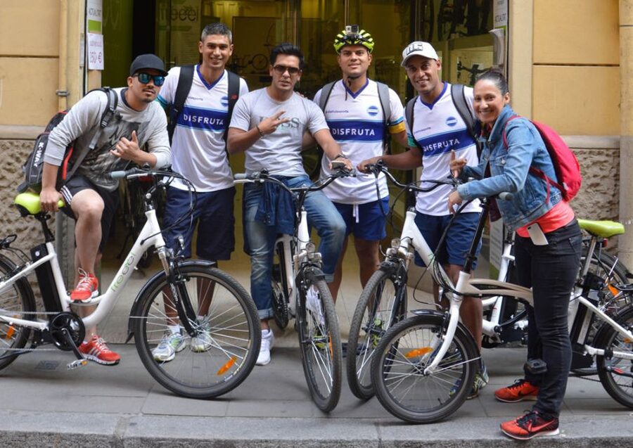 Barcelona: 4-Hour E-Bike Photography Tour - Sagrada Familia and the city’s major landmarks