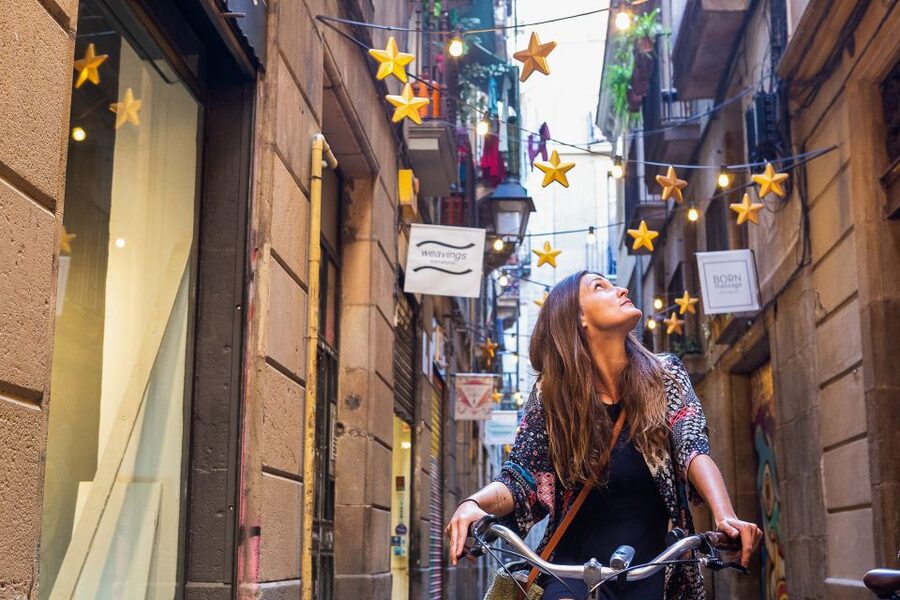 Barcelona: 4-Hour Off-the-Beaten-Track Small Group Bike Tour - Who should book this ride?
