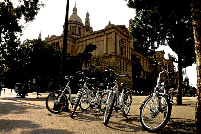 Barcelona Bike Highlights & Sagrada Familia Small Group Tour - A quick look at the Gothic Quarter