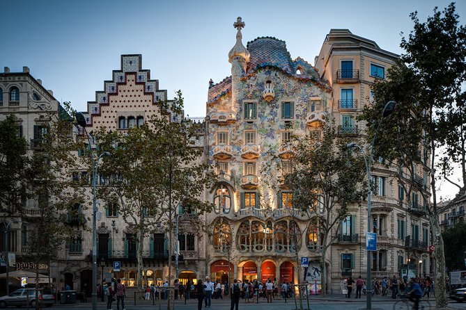 Barcelona Bike Highlights & Sagrada Familia Small Group Tour - One hour inside Sagrada Familia
