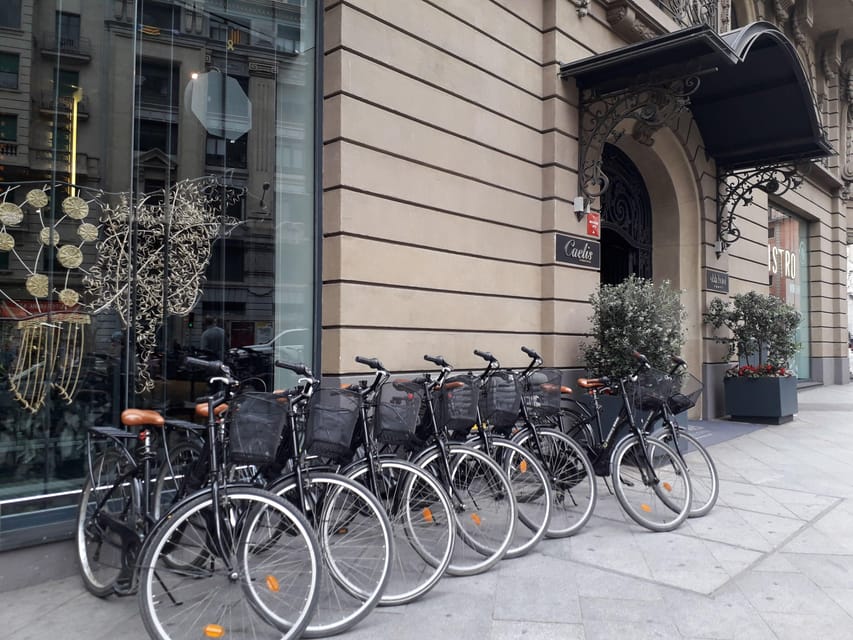 Barcelona: Bike Rental with Delivery and Pickup - Sagrada Familia: a dramatic first target