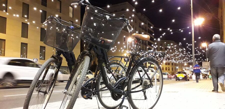 Barcelona: Bike Rental with Delivery and Pickup - Las Ramblas and the Gothic Quarter